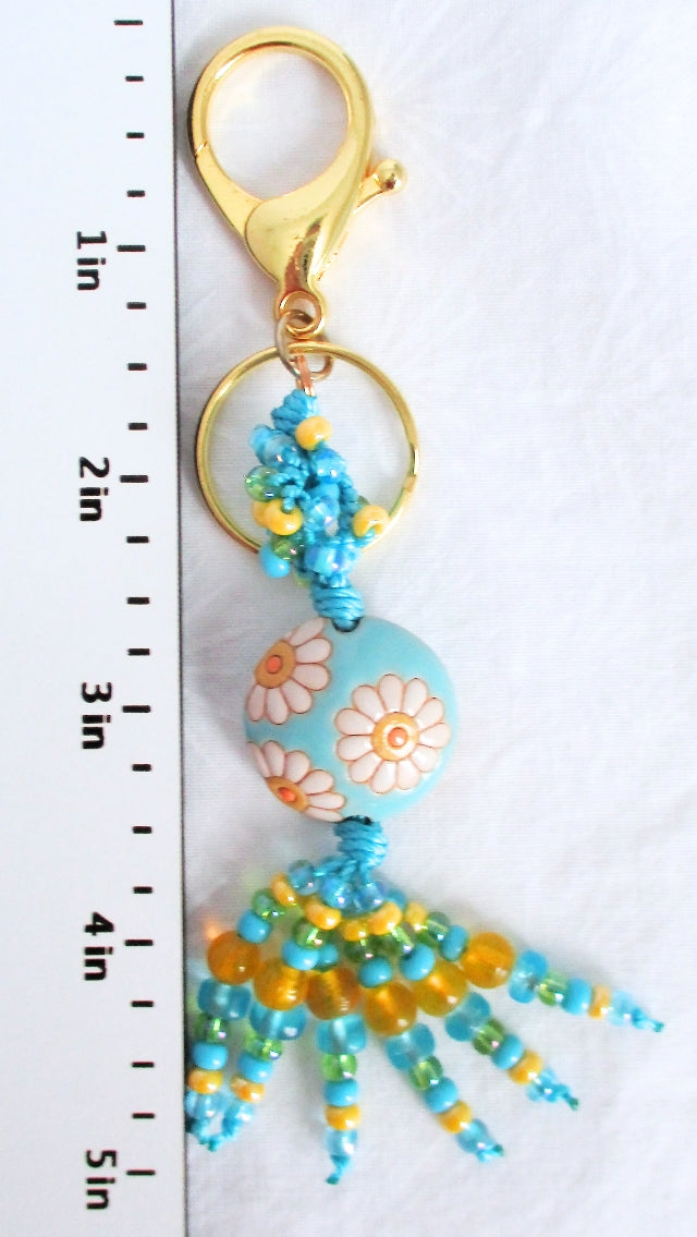Blue & White Daisy Keychain - Juicybeads Jewelry