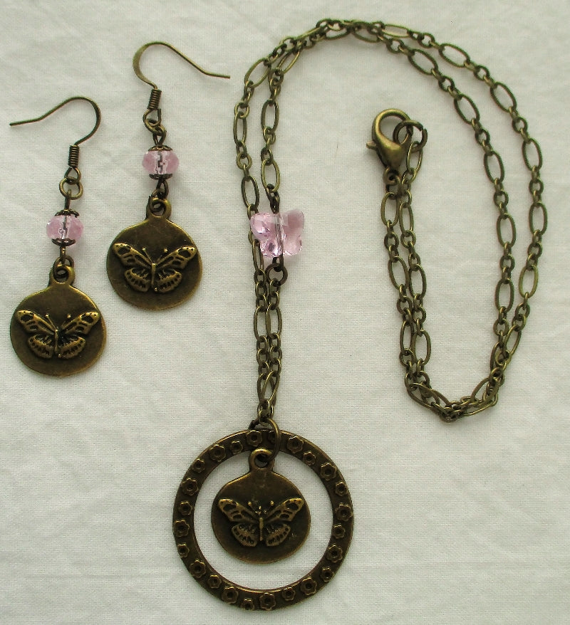 Butterfly Pendant Necklace - Juicybeads Jewelry