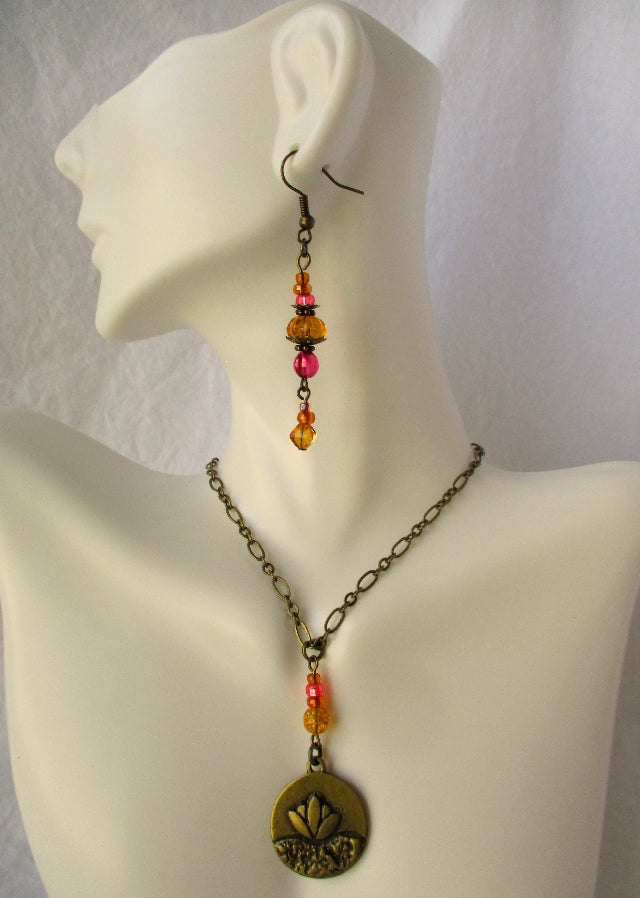 brass lotus necklace - juicybeads jewelry