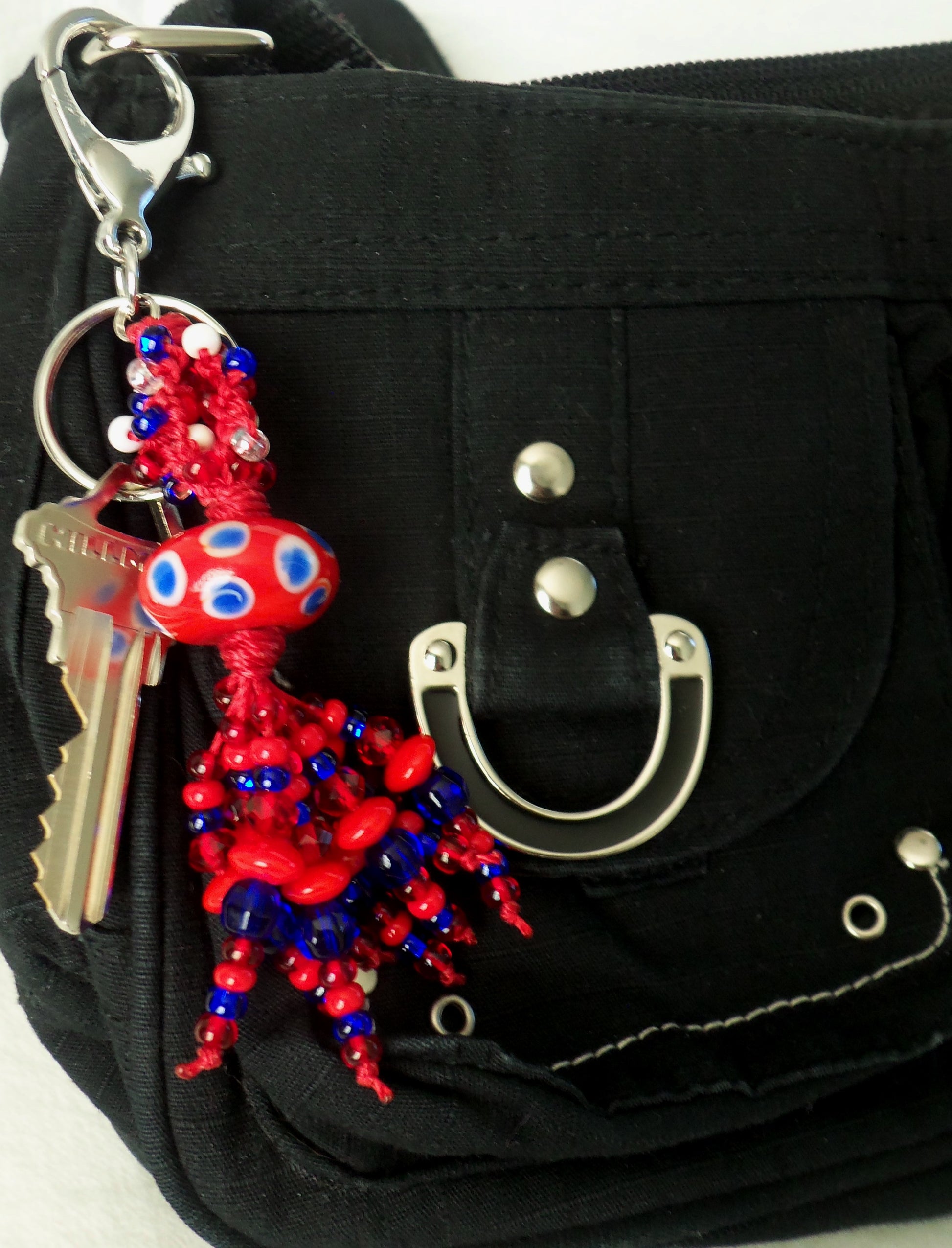 Red & Blue Beaded Clip-On Keychain - Juicybeads Jewelry